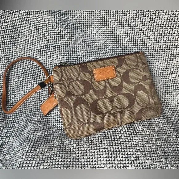 Coach Signature Canvas Wristlet and wallet Set in Brown/Tan - Picture 5 of 7